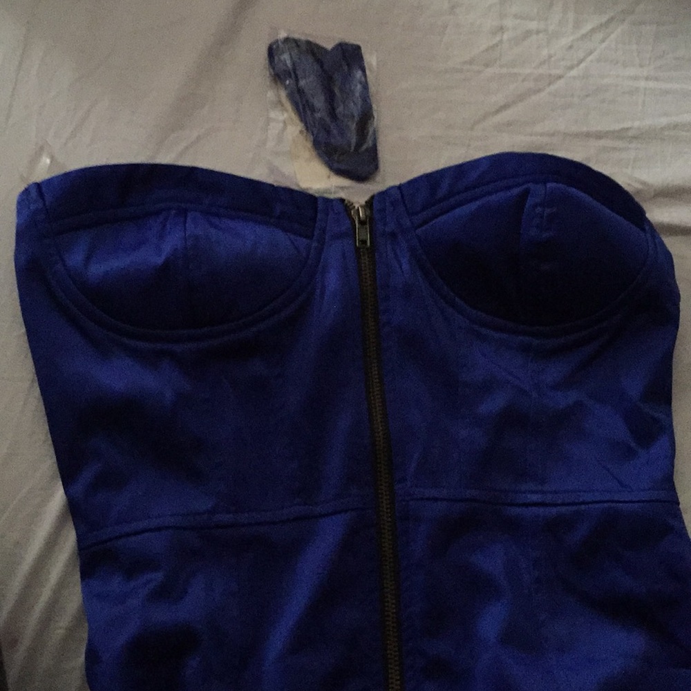Dress - Picture 2 of 2